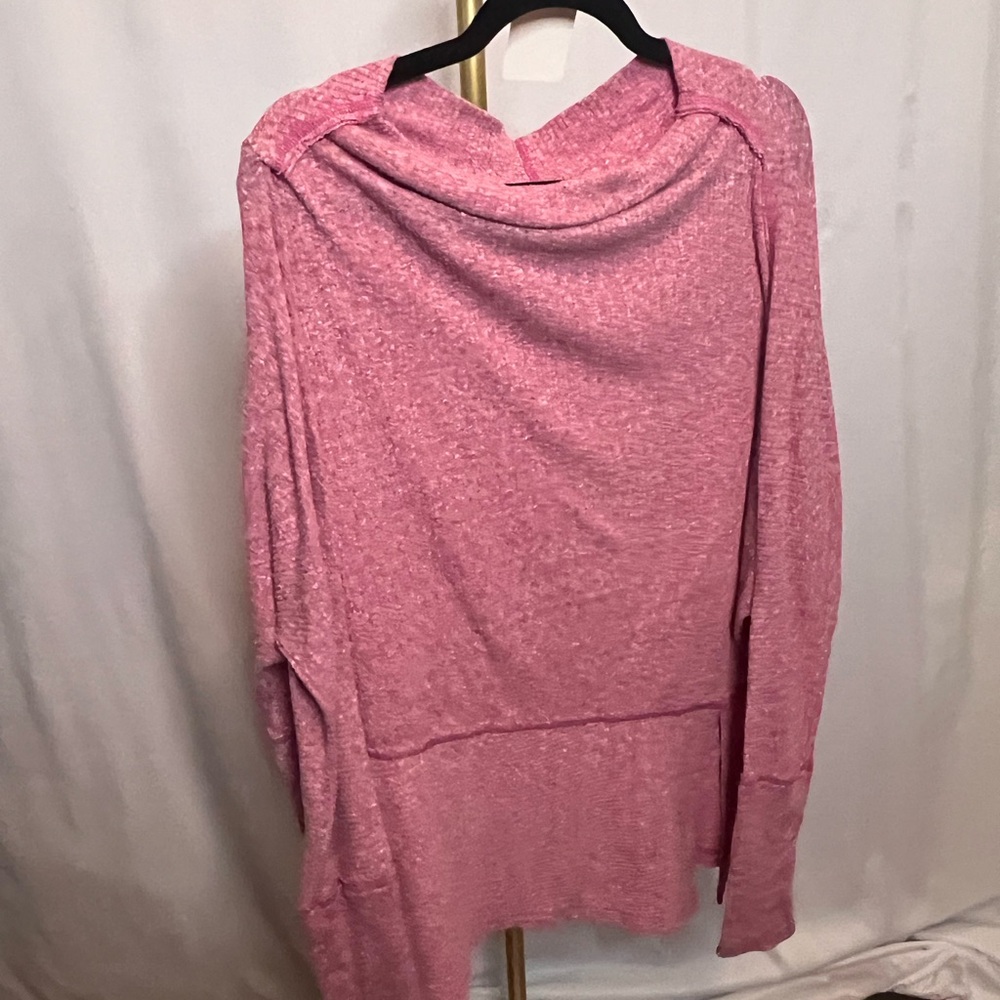 Free people, movement, pink, long sleeve lightweight shirt sweater (B4)